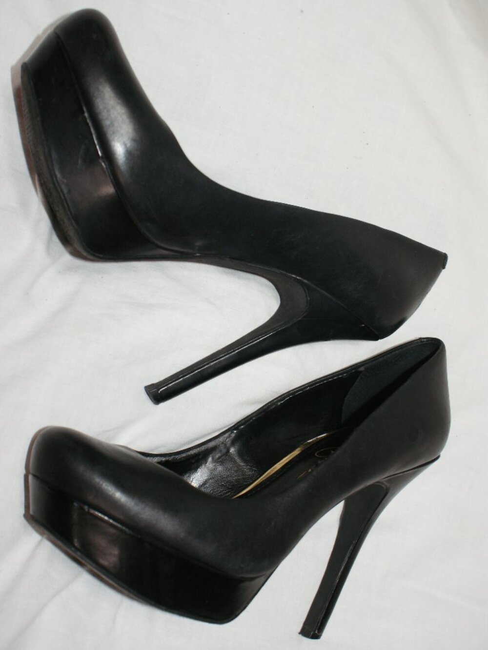 Jessica Simpson  Leather platform pumps - Black - Size 8 - EUC